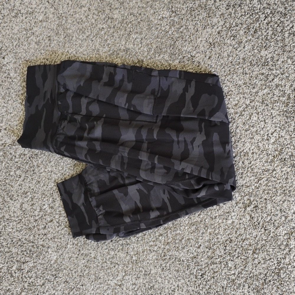 Athleta Salutation Camo Jogger